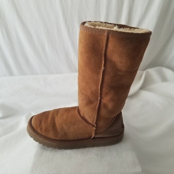 UGG Classic Tall Boots - Picture 6 of 11